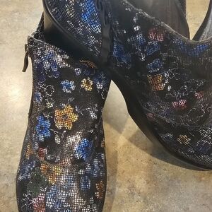 Elegant Floral Lace Ankle Booties